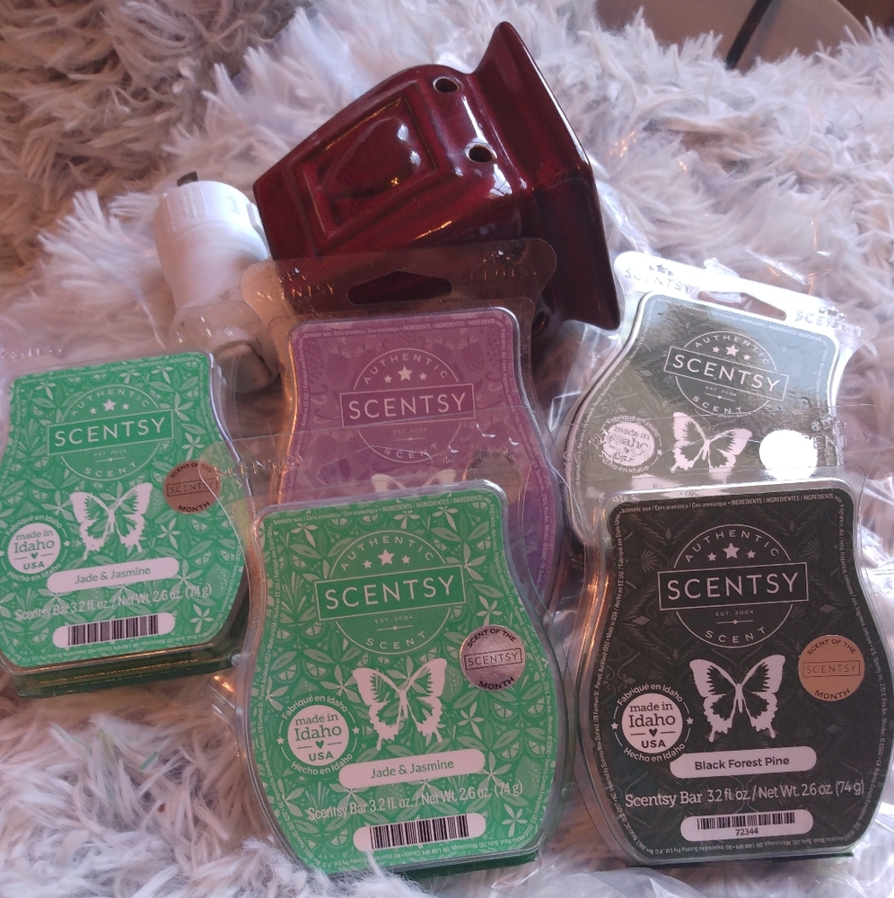 Scentsy Mini Warmer With ( 5) Wax Bars